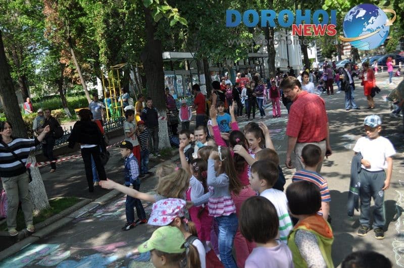Zilele Copilului Dorohoi - Desene pe asfalt_03