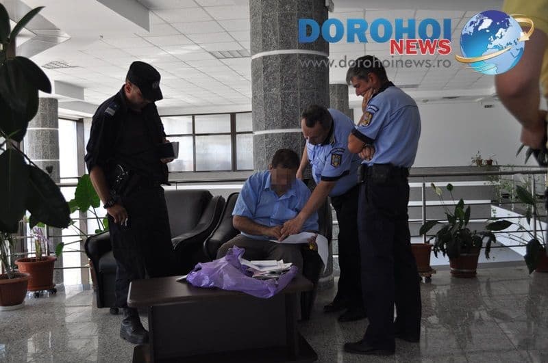 Tentativa de sinucidere la ANAF Dorohoi_02