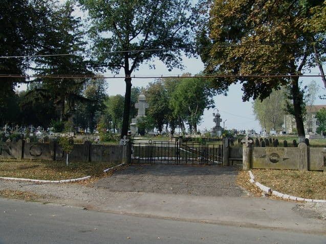 Dorohoi-cimitirul-eroilor1