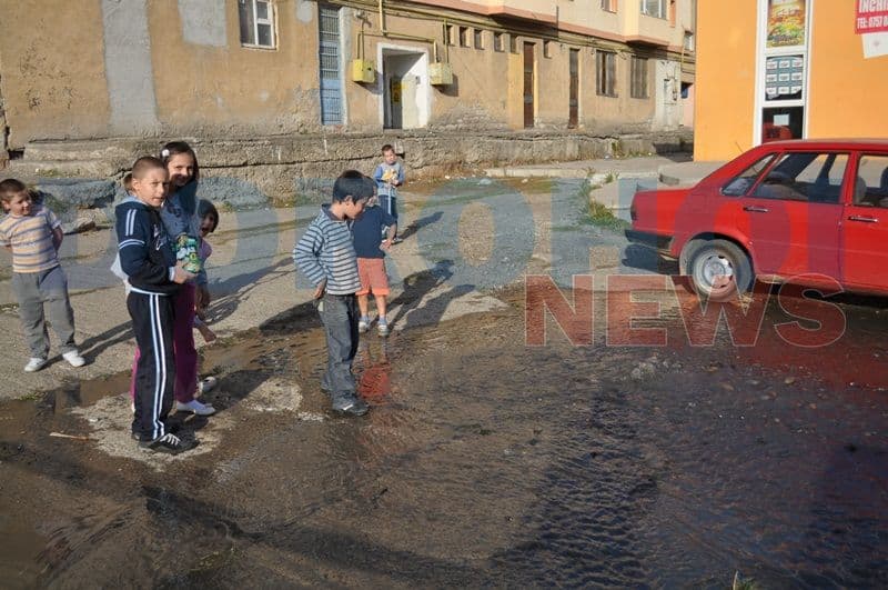 Avarie la conducta de apa_Aleea Caisului_Dorohoi_02