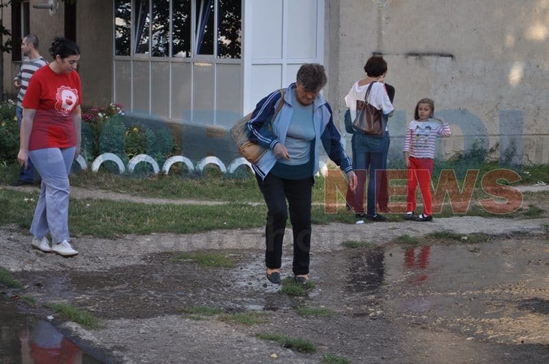 Avarie la conducta de apa_Aleea Caisului_Dorohoi_08