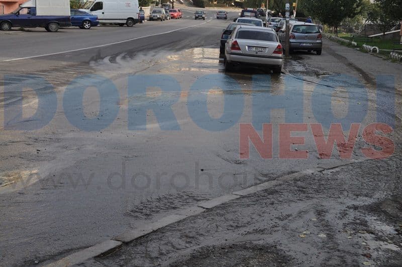 Avarie la conducata de apa pe strada Spiru Haret din Dorohoi_06