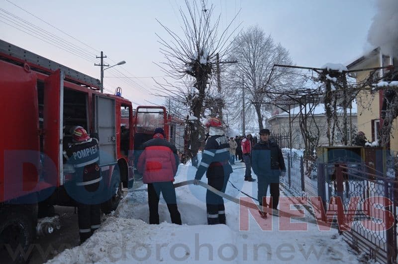 Incendiu la o casa de pe strada George Enescu din Dorohoi_06
