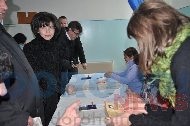 Andrei Dolineaschi si Doine Federovici la votare_03