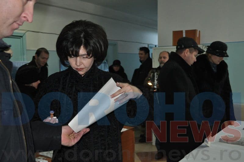 Andrei Dolineaschi si Doine Federovici la votare_10
