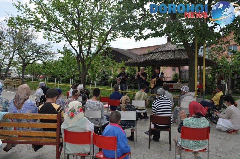 Minirecital Trupa Arhaic - Centrul de Ingrijire si Asistenta Dorohoi_10