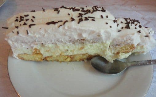 Tort din pişcoturi cu cremă de lămâie