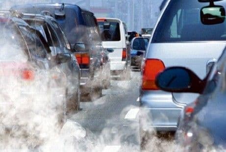 TAXA AUTO, înlocuită cu un „TIMBRU DE MEDIU”. Proprietarii de maşini vechi vor plăti mai mult