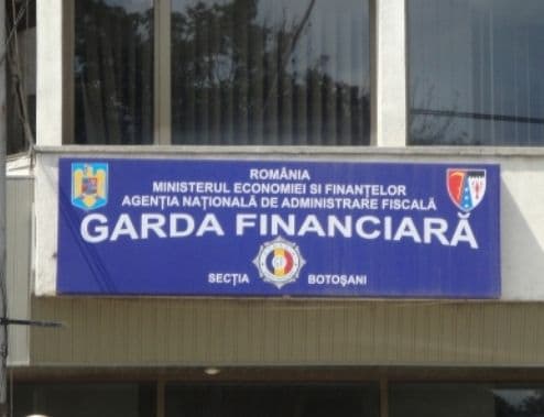Trei comisari de la Garda Financiară Botoșani, concediaţi definitiv