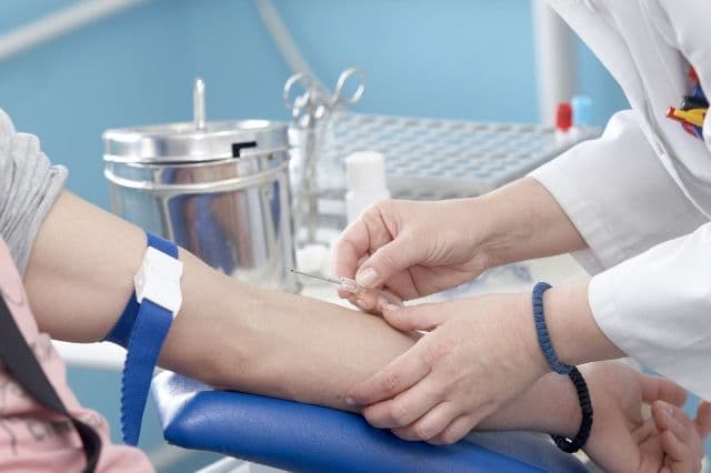 Analizele și investigațiile la clincile private se vor deconta în continuare! Ce servicii veți plăti din buzunar