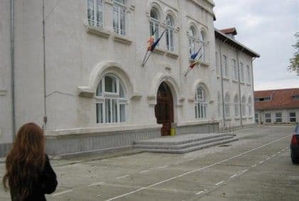 Semne bune anul are! Liceul Tehnologic Alexandru Vlahuţă din Șendriceni va avea gaz în 2013