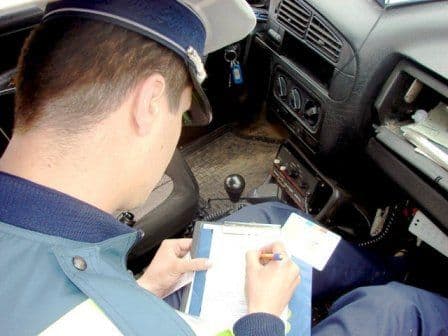 Tănăr prins de polițiști fără permis la volanul unui autoturism pe B-dul Victoriei din Dorohoi 