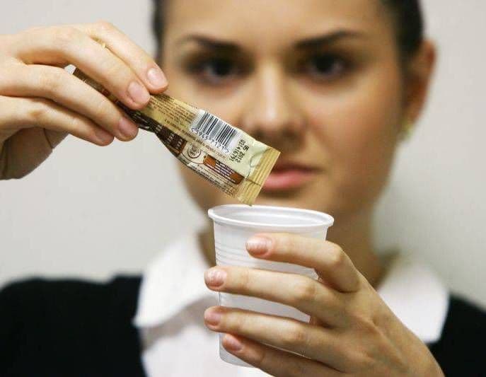 Otravă la plic. Cu doar un leu îţi pui ficatul în pericol în fiecare zi