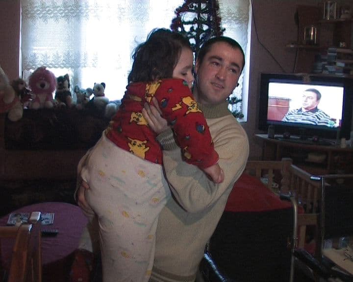 Un băieţel de trei ani şi jumătate din Dorohoi, cântăreşte peste 50 de kilograme