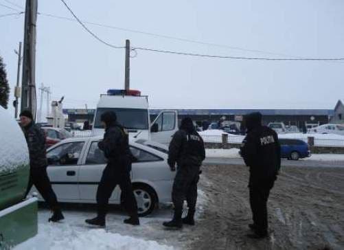 Târgurile auto de la Cumpărătura şi Rădăuţi, controlate de poliţie
