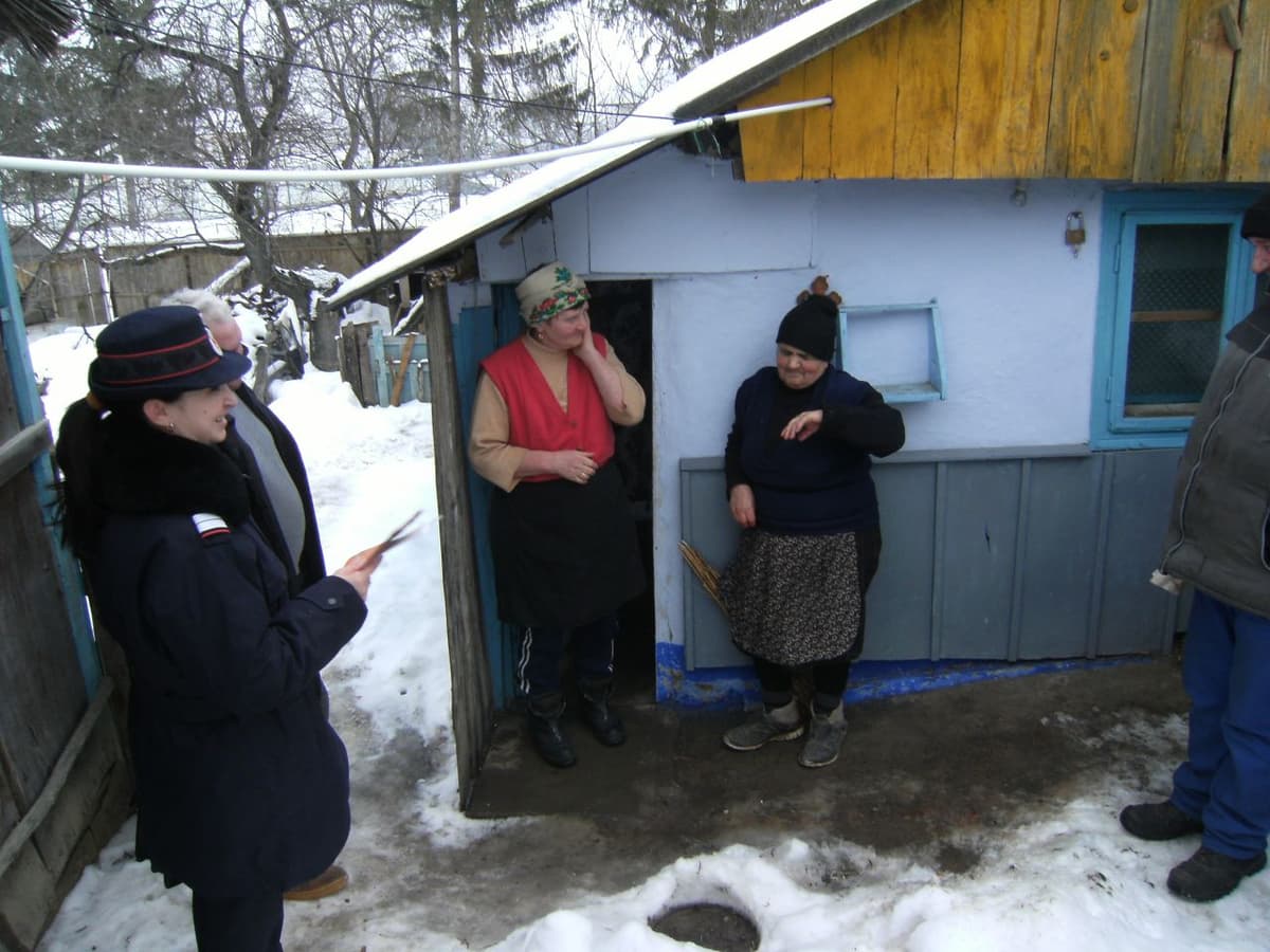 Învăţaţi să-şi protejeze locuinţele de incendiu, la ei acasă