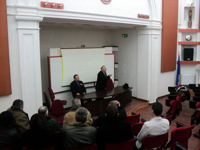 Simpozion istoric în amfiteatrul C.N. „Grigore Ghica” din Dorohoi: Rosturile istoriei, în impas