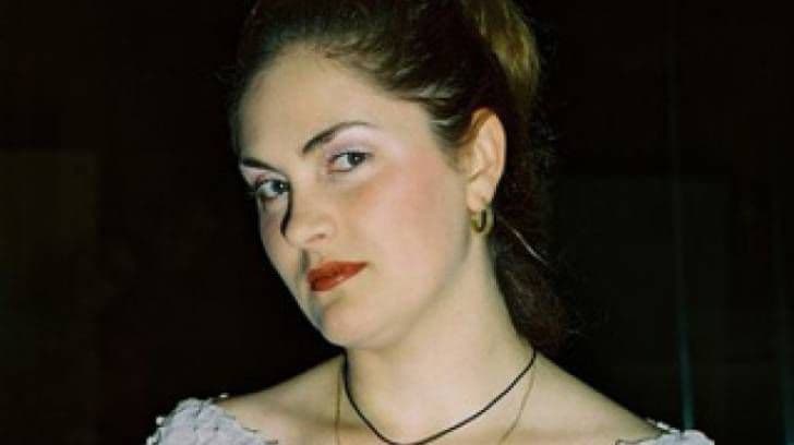 Cine este cântăreaţa Silvia Lungeanu, profesoara care fura bani din genţile studenţilor