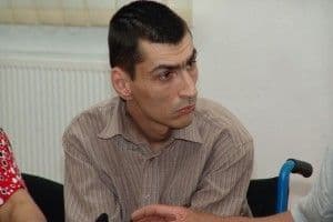 Liga Dreptăţii Împotriva Corupţiei şi Abuzurilor din România îl sprijină pe dorohoianul care scrie cu nasul