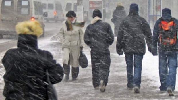 Avertizare meteo: Ploi şi ninsori în toată ţara, de duminică dimineaţă până luni la prânz
