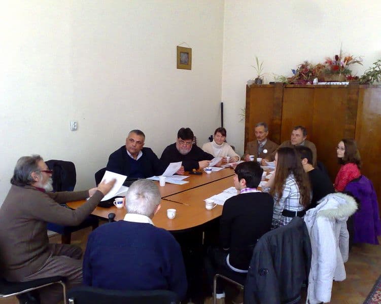Cenaclul EDITOR şi-a reluat şedinţele la Casa Municipală de Cultură din Dorohoi - FOTO