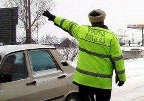 Un tânăr din Broscăuți prins cu țigări de contrabandă a fugit de sub nasul polițiștilor în timpul legitimării 