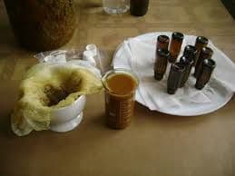 Beneficii şi utilizări a tincturii de propolis