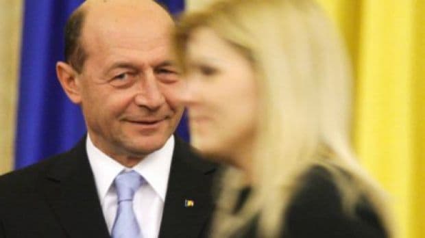 Băsescu: Îi recomand Elenei Udrea să se retragă dacă se constată că e aranjată Convenţia PDL