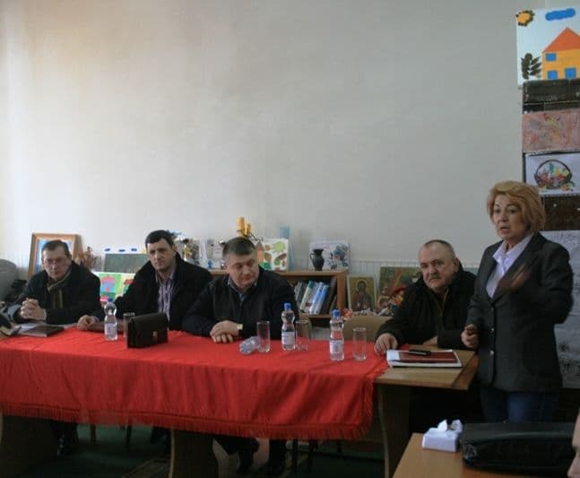 Florin Ţurcanu încurajează încrederea cetăţenilor în asociaţii şi cooperative