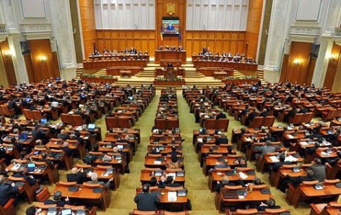 Vezi lista consilierilor angajaţi la cabinetele parlamentare a deputaţilor şi senatorilor din judeţul Botoşani!