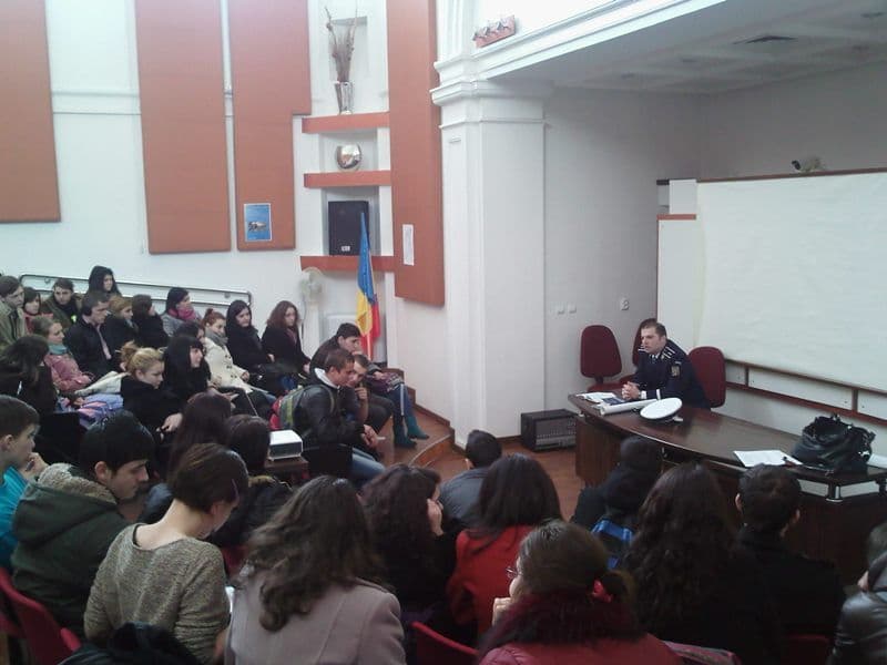 Poliţia Rutieră Dorohoi la Colegiul Național „Grigore Ghica”