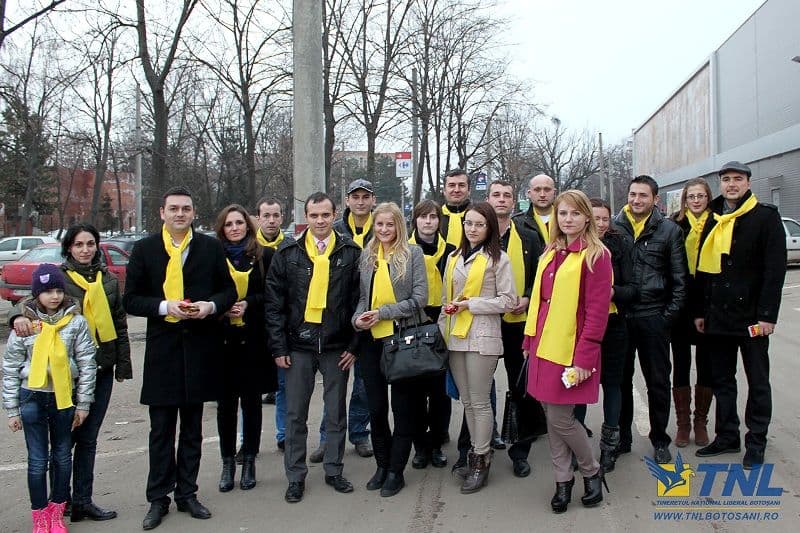 Tinerii Liberali botoșăneni împart „Bucurii de primăvară”