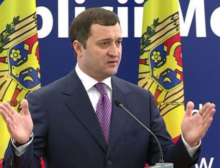 Cutremur politic la Chişinău. Guvernul lui Filat a fost demis. Moţiunea de cenzură a comuniştilor a trecut