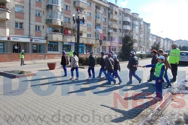 Patrulele școlare de circulație în alertă! Acțiune pentru prevenirea accidentelor rutiere - FOTO