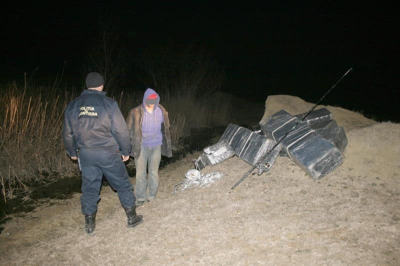Focuri de armă la frontiera cu Republica Moldova pentru reţinerea unor contrabandişti