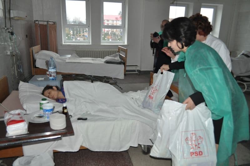 De 8 Martie senatorul Doina Federovici a felicitat cele mai fericite proaspete mămici din judeţ - FOTO