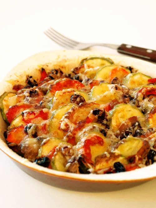 Legume gratinate cu șuncă și cașcaval