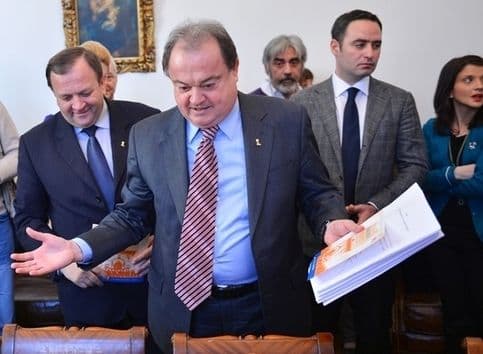Dorohoienii cred că Blaga va fi noul președinte al PDL. Vezi rezultatul sondajului