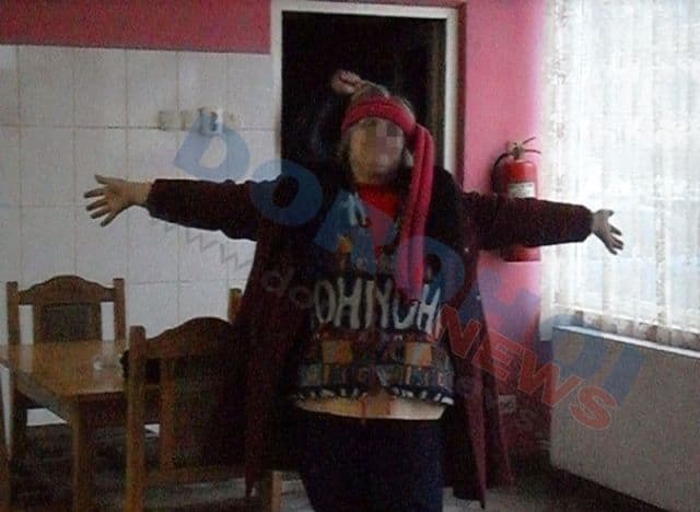 Beție sau nebunie? O femeie s-a dezbrăcat într-un bar din Dorohoi şi a invitat privitorii la o partidă de amor
