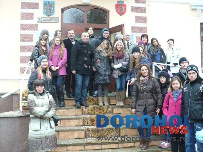 Liceul „Regina Maria” Dorohoi derulează proiectul Comenius „Les traditions populairs-une entrée interculturelle” - FOTO