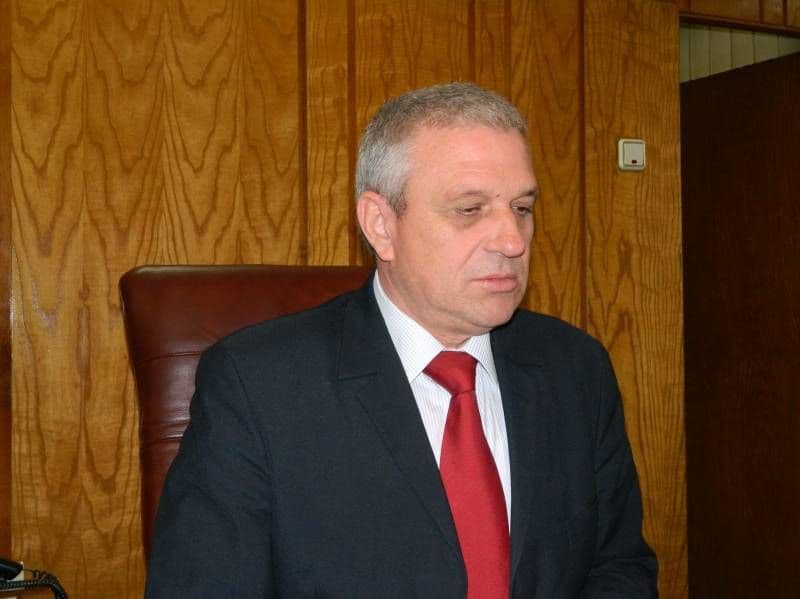 Prefectul, împreună cu edilul şef din Săveni, caută o soluţie pentru poliţiştii din localitate