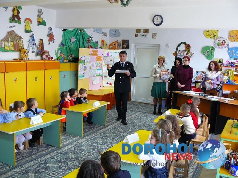 „Micii  pompieri” în concurs la Dorohoi - FOTO
