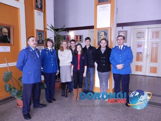 Sfaturi date de jandarmii botoșăneni elevilor în cadrul proiectului „Fii în siguranţă! Oraşul tău sigur!”