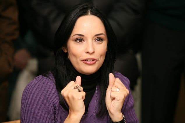 Andreea Marin se întoarce la TVR 1 să cânte muzică populară! 