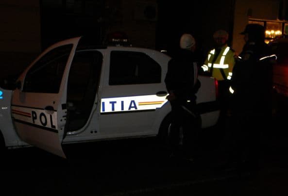 Suspecţi de comiterea unor furturi cercetaţi de poliţişti