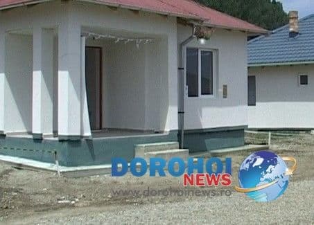 Sinistrații din Dorohoi își vând prin mica publicitate casele primite de la stat