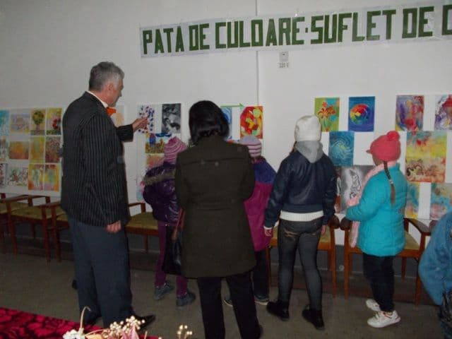 Prima expoziție a Școlii nr.1 Dorohoi desfășurată sub egida „Pată de culoare – suflet de copil”