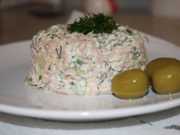Salată de ton cu maioneză
