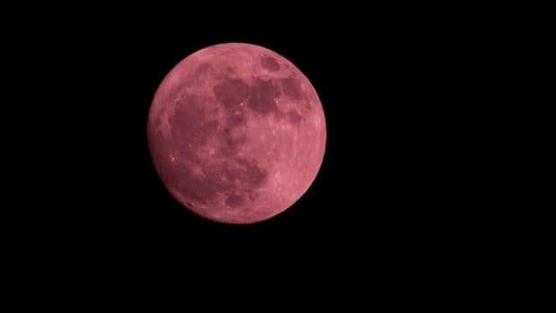 Fenomen astronomic inedit: Luna Roz, vizibilă, joi, din România, coincide cu o eclipsă lunară