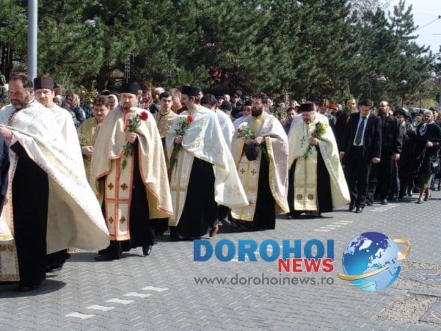 PROCESIUNE DE FLORII: Spre Înviere, ”Floriile”o sărbătoare a ființării umane